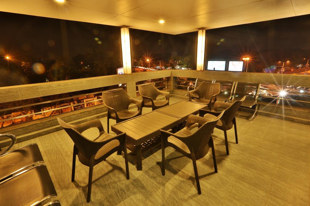 Hotel Kabir Ahmedabad Exterior photo