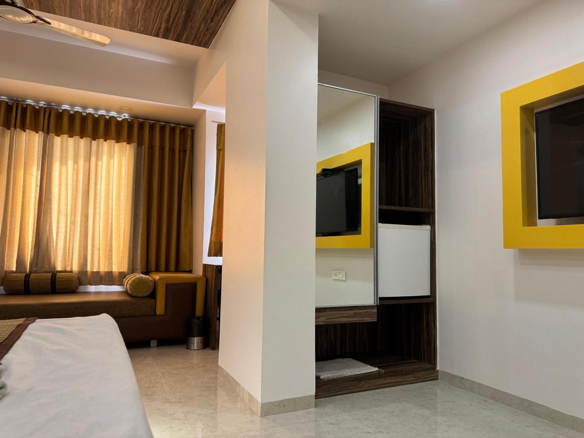 Hotel Kabir Ahmedabad Exterior photo