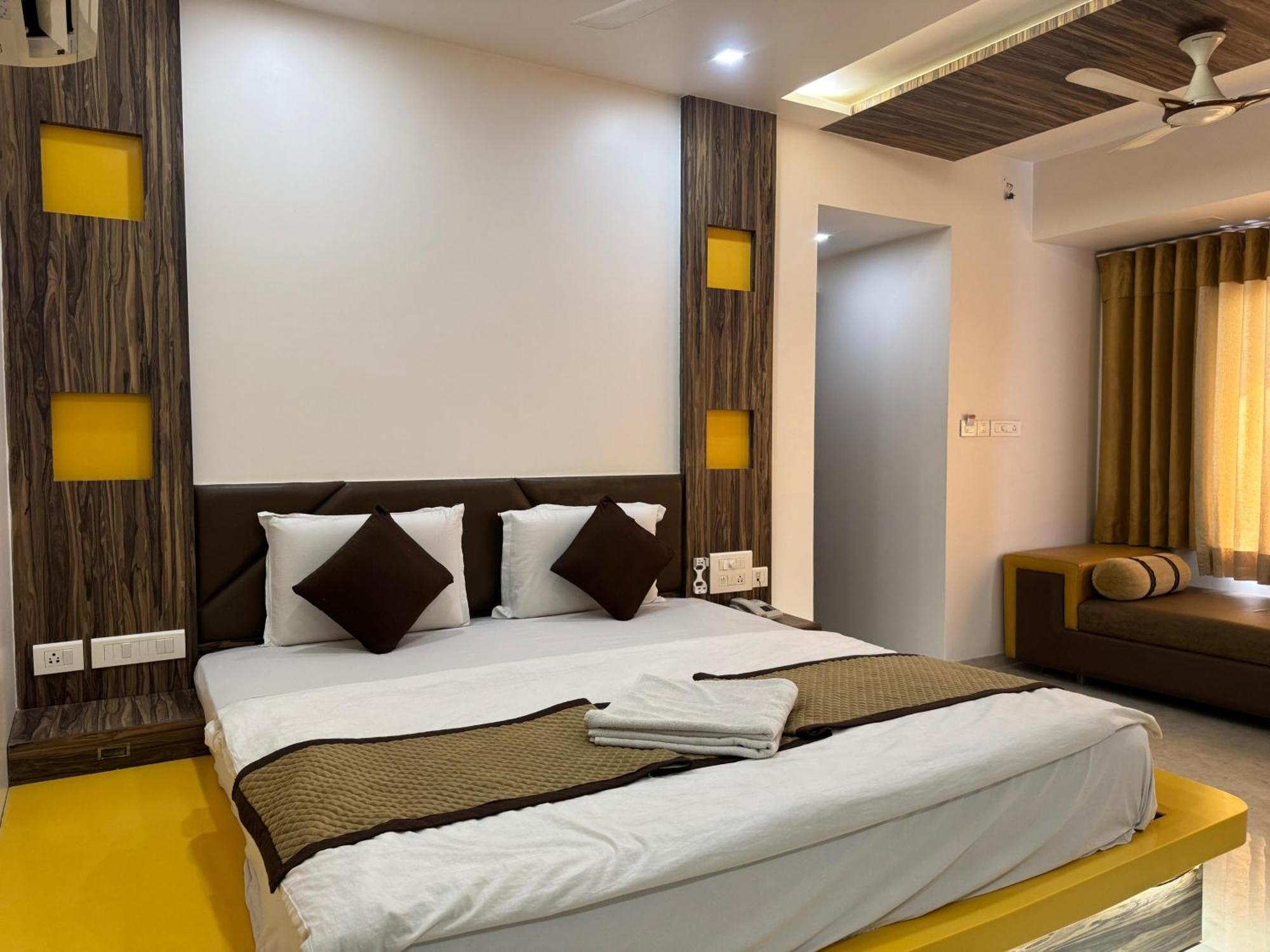 Hotel Kabir Ahmedabad Exterior photo