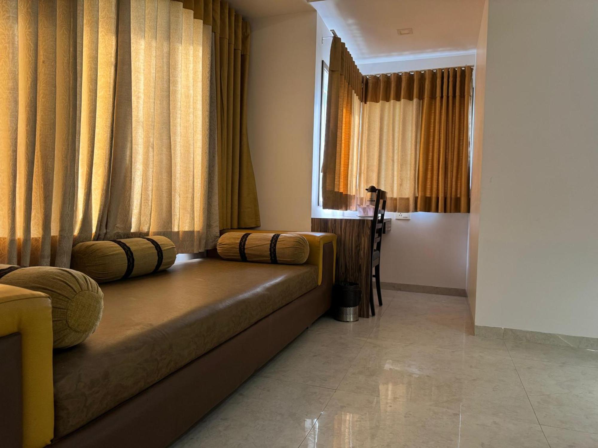 Hotel Kabir Ahmedabad Exterior photo
